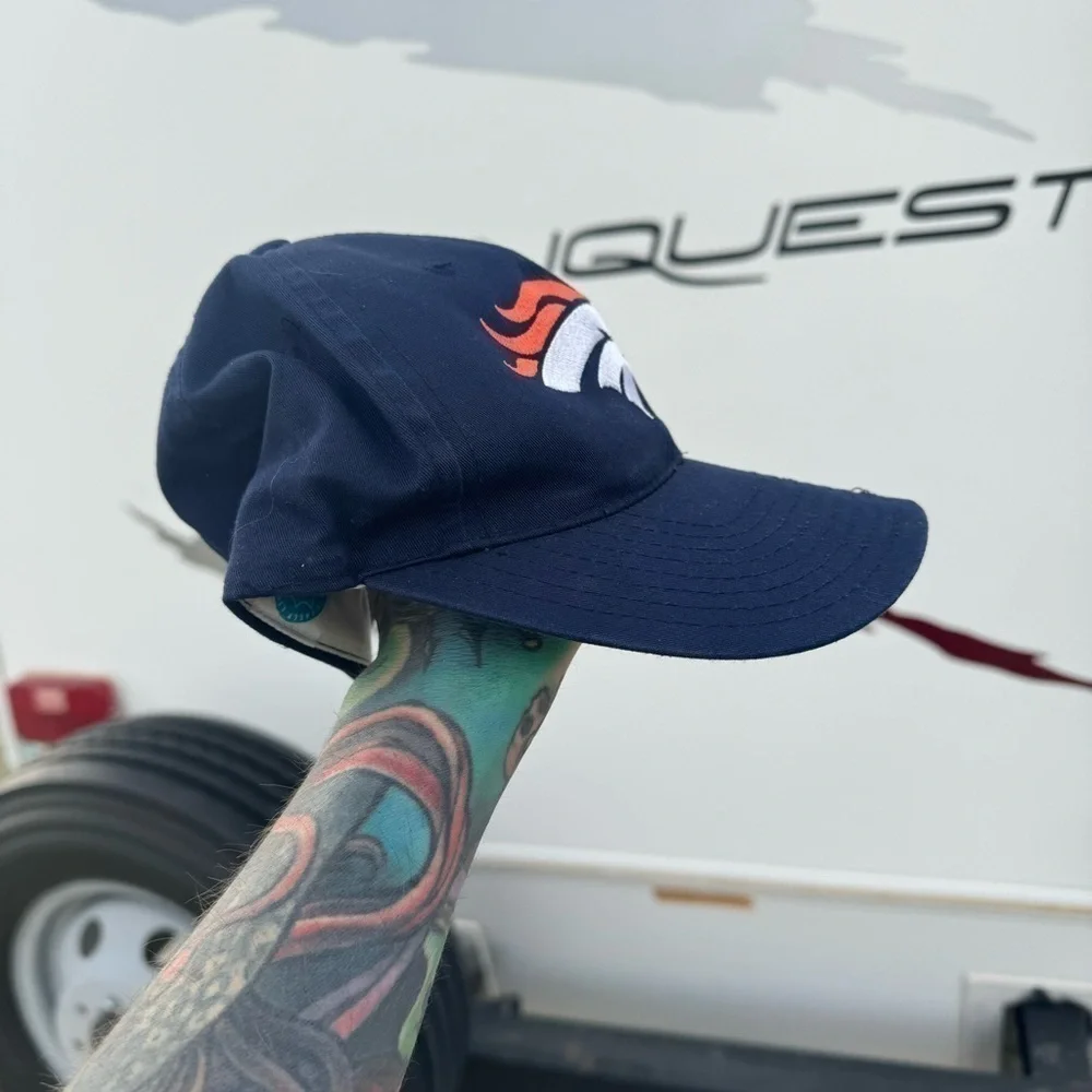 Navy blue Broncos SnapBack hat Denver NFL licensed vintage tag